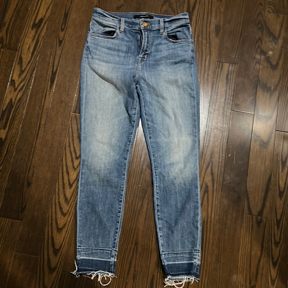 J brand Alana size 27 fray bottom
